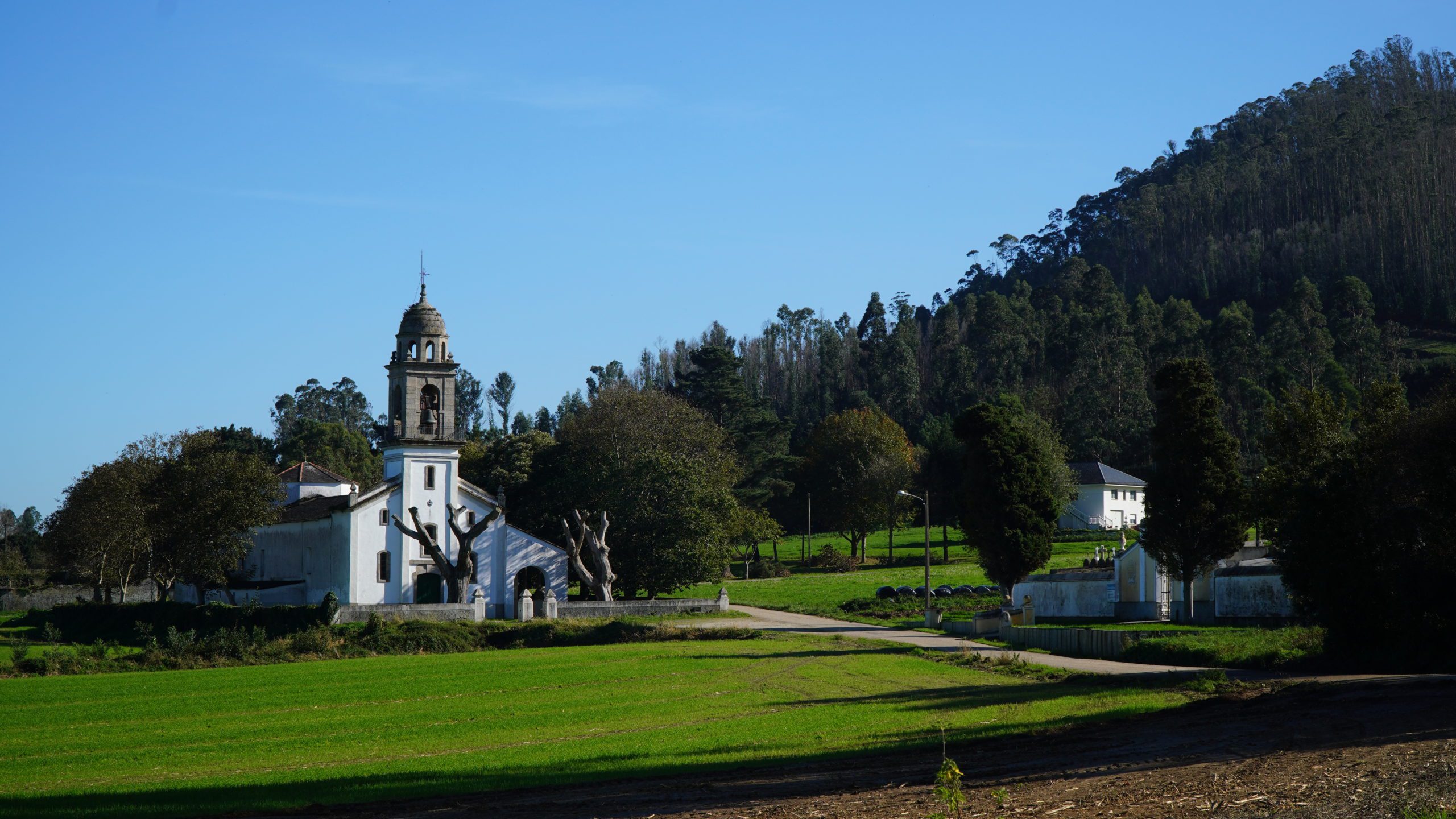 Legado indiano ruta de las parroquias: iglesia A devesa